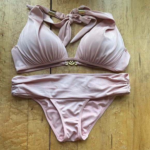 Victoria’s Secret bikini - Picture 1 of 14